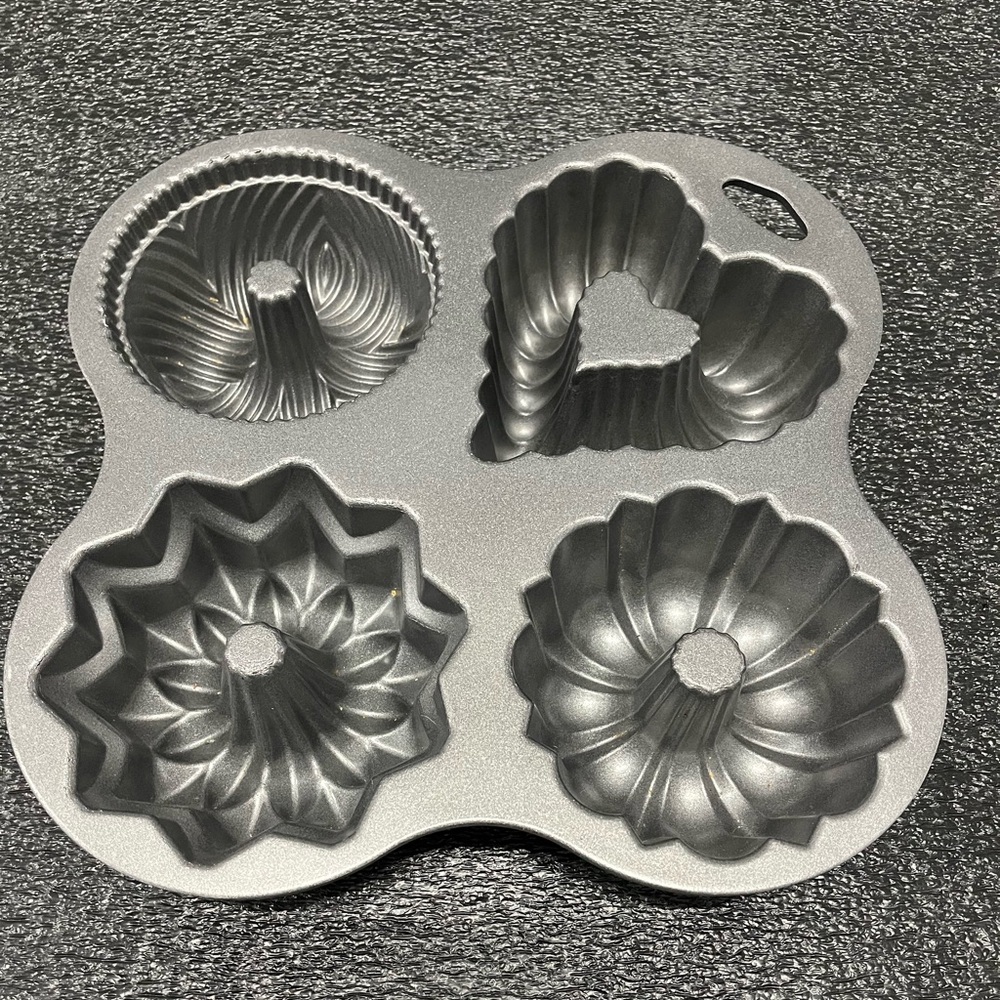 Nordic Ware Metallic Bundt Quartet Pan